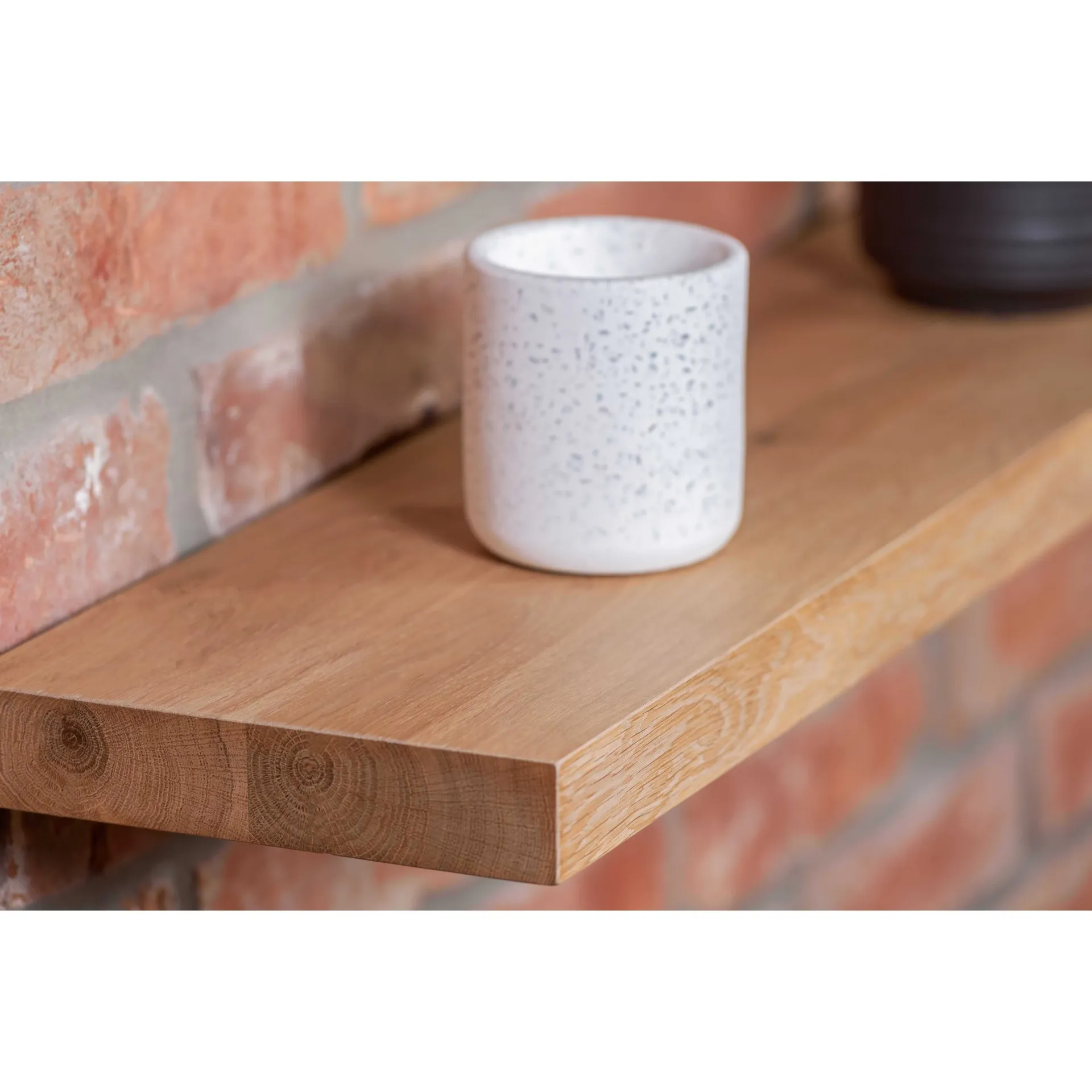 Linea (None, 40x200x600)